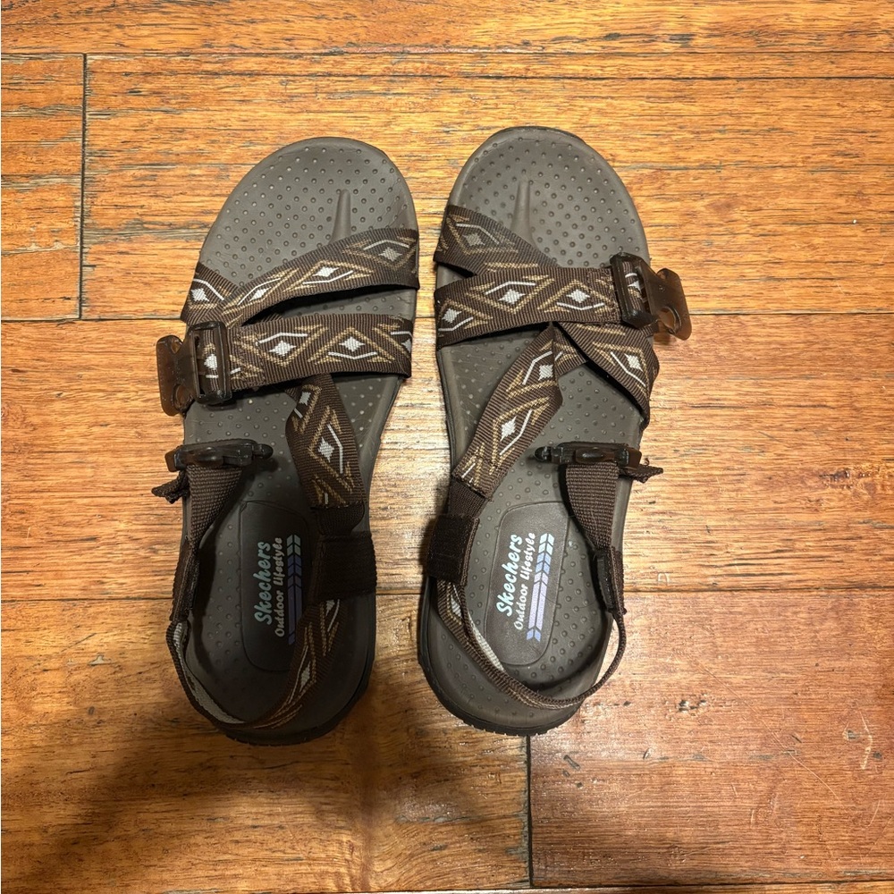 Skechers Brown Geometric Strap Sandals